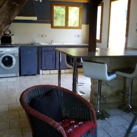 Holiday home Petit Nid D'Amour *